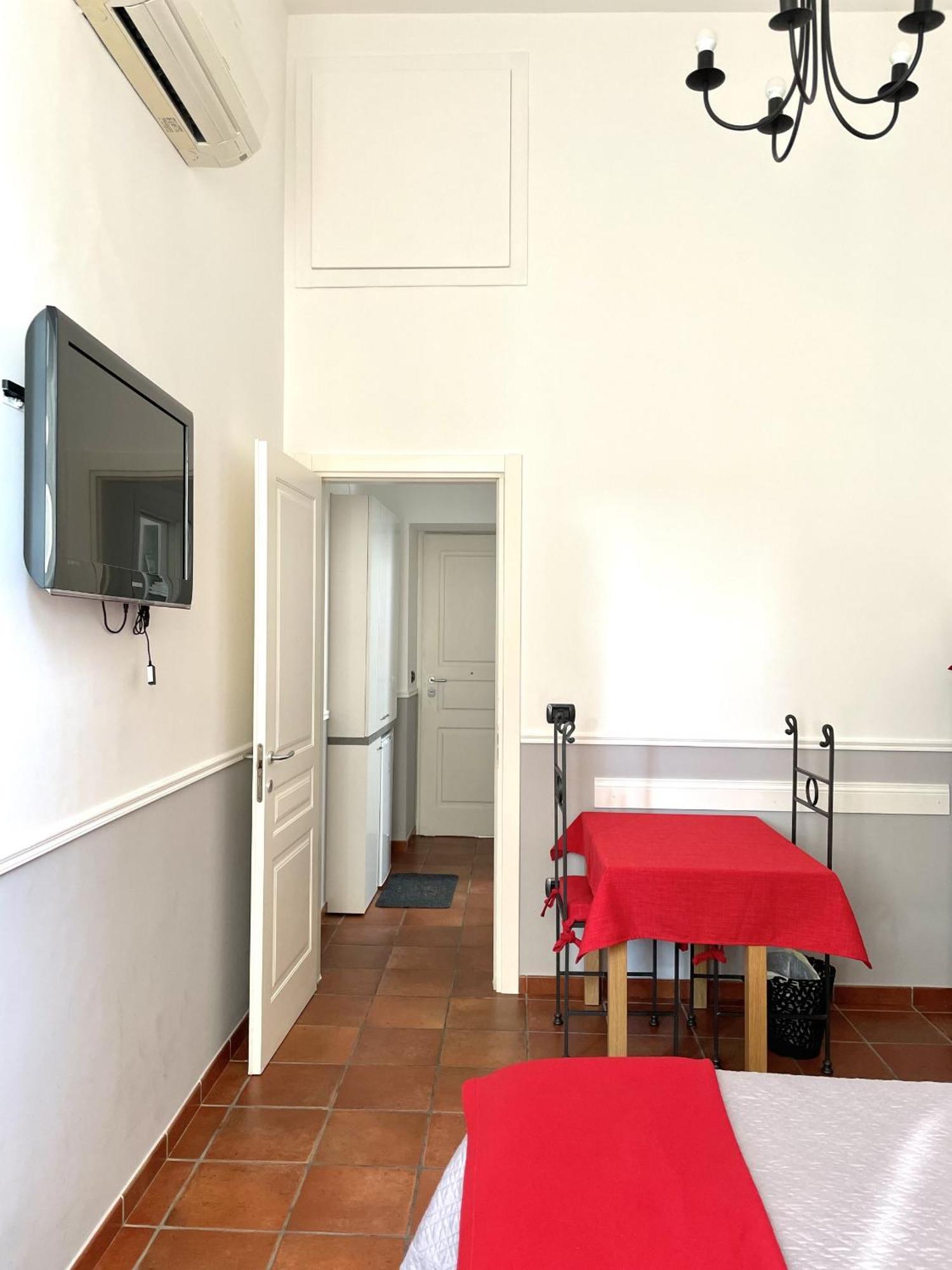 לינה וארוחת בוקר נאפולי Residenza Chiaia מראה חיצוני תמונה