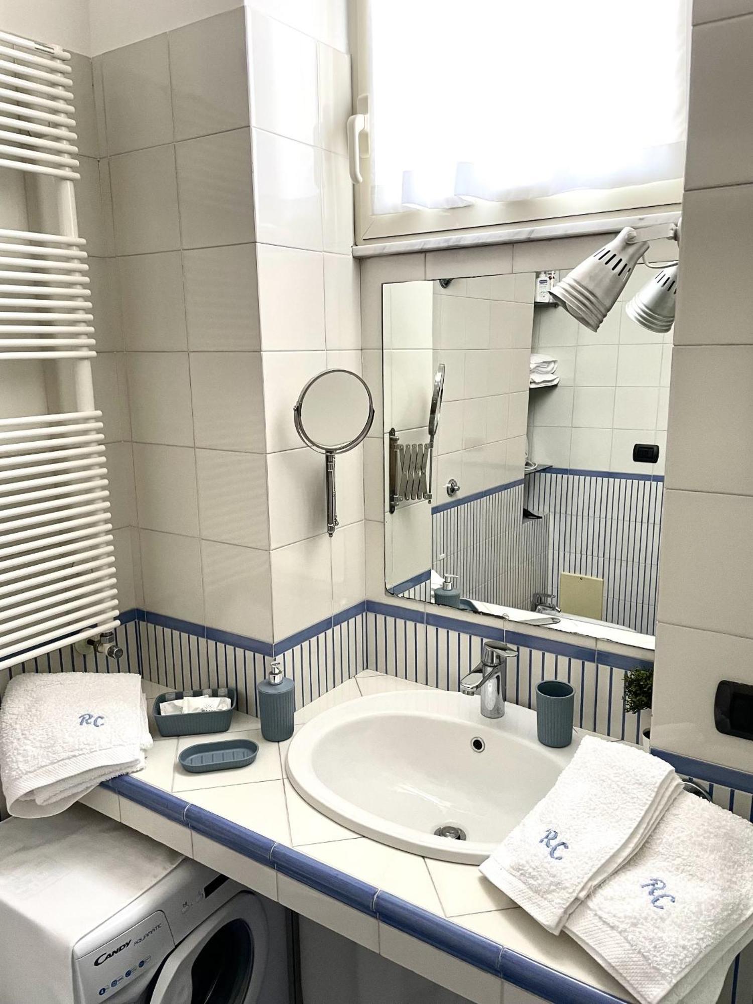 לינה וארוחת בוקר נאפולי Residenza Chiaia מראה חיצוני תמונה